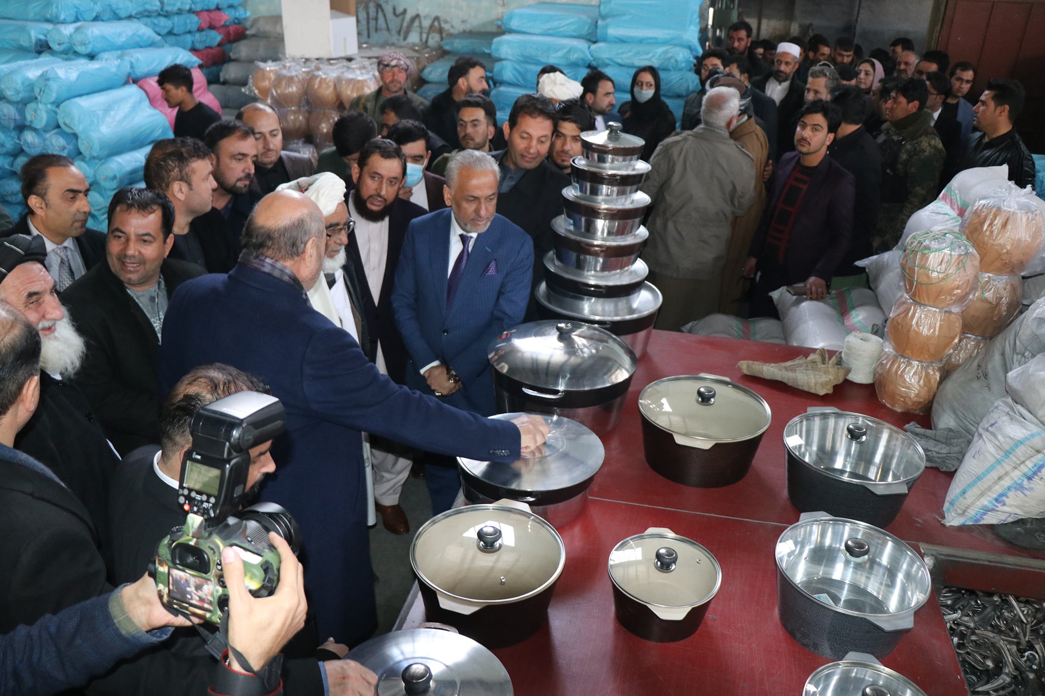 دهرات په صنعتي ښارګوټي کې دپنځو تولیدي فابریکو پرانیسته