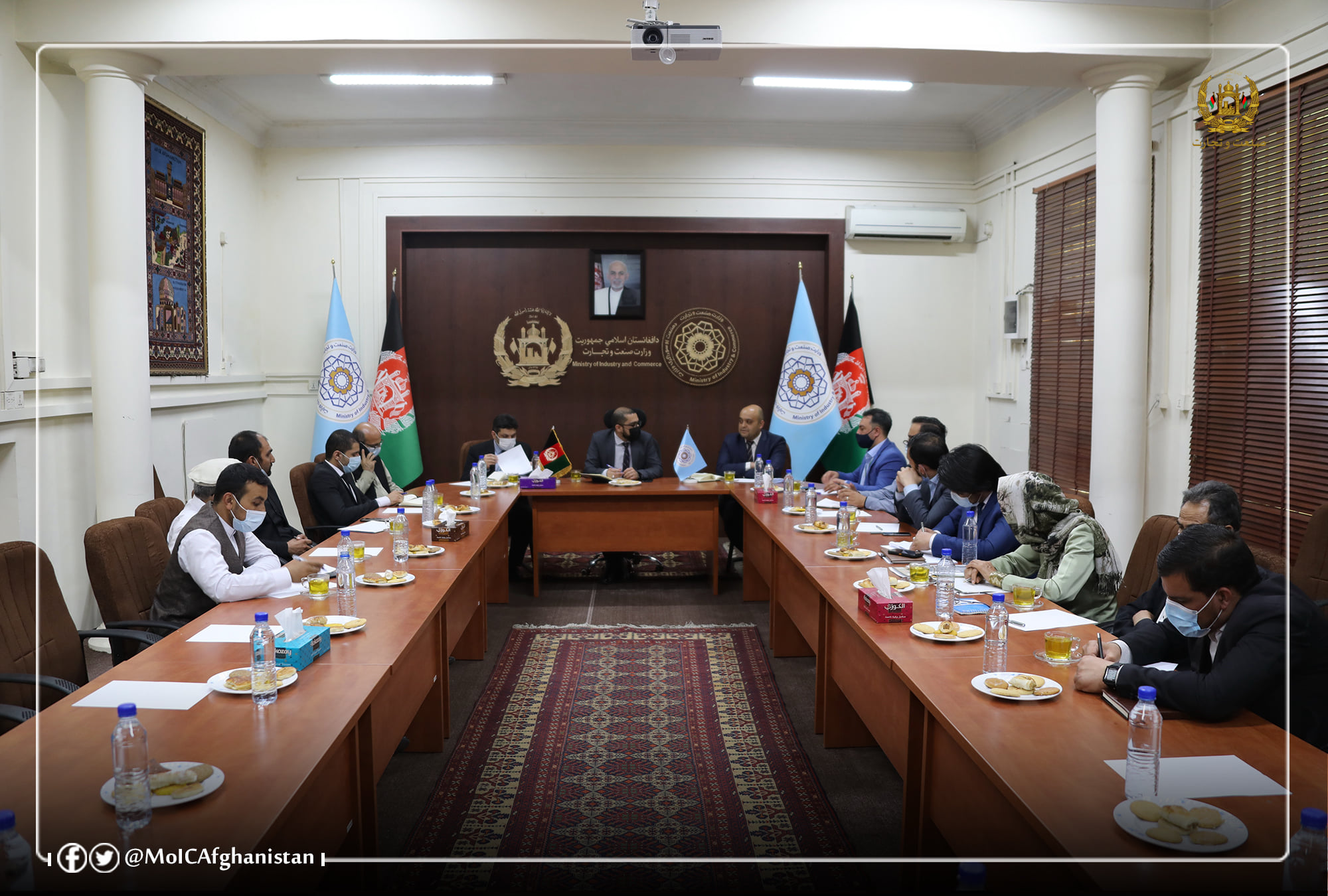 Holding a meeting of the Precious Stones Working Group on Business Improvement in Afghanistan