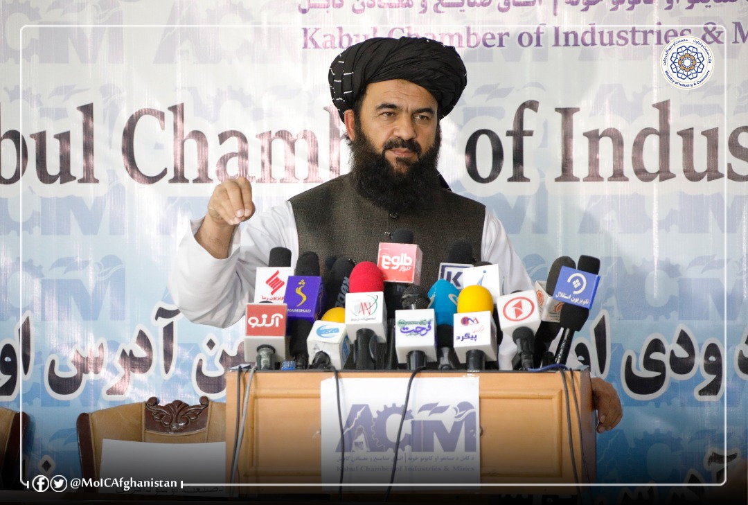 عزت، وقار و رفاهی وطن در صنعت نهفته است