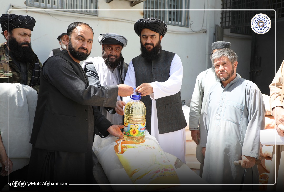 د  ۷۰۰ کورنیو سره مرسته