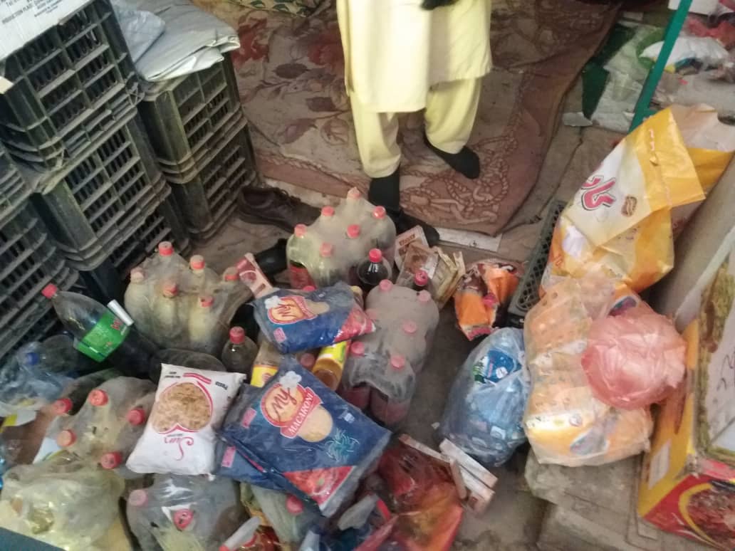 بررسی وضعیت فروشگاه‌ها و دواخانه‌ها